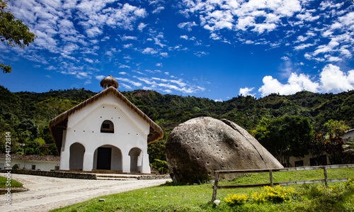 Tableau sur toile Capilla Doctrinera en el territorio indígena de San Andres de Pisimbala