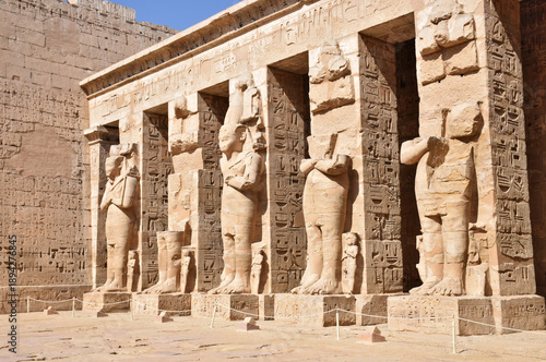 Foto Mortuary Temple of Hatshepsut in details