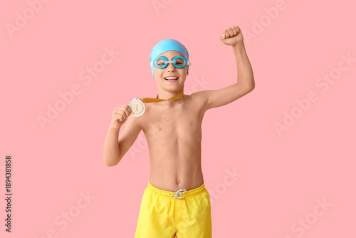 Cute little boy with swimmi...
