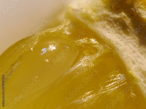 爽やかな香りが漂うような新鮮なレモンやグレープフルーツの接写