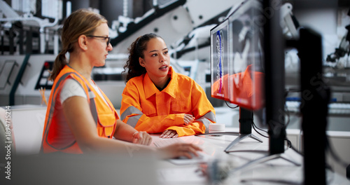Quadro su tela Women Engineers Developing Automobile Gearbox