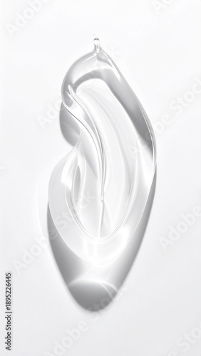 透明ジェルのスワイプ質感｜清潔感のある白背景、スキンケア美容液のテクスチャ背景素材
/ Clear gel swipe texture on white, glossy skincare serum smear minimal background
