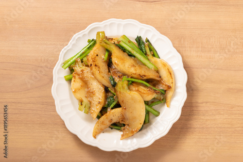 かぶ　にんにくバター炒め