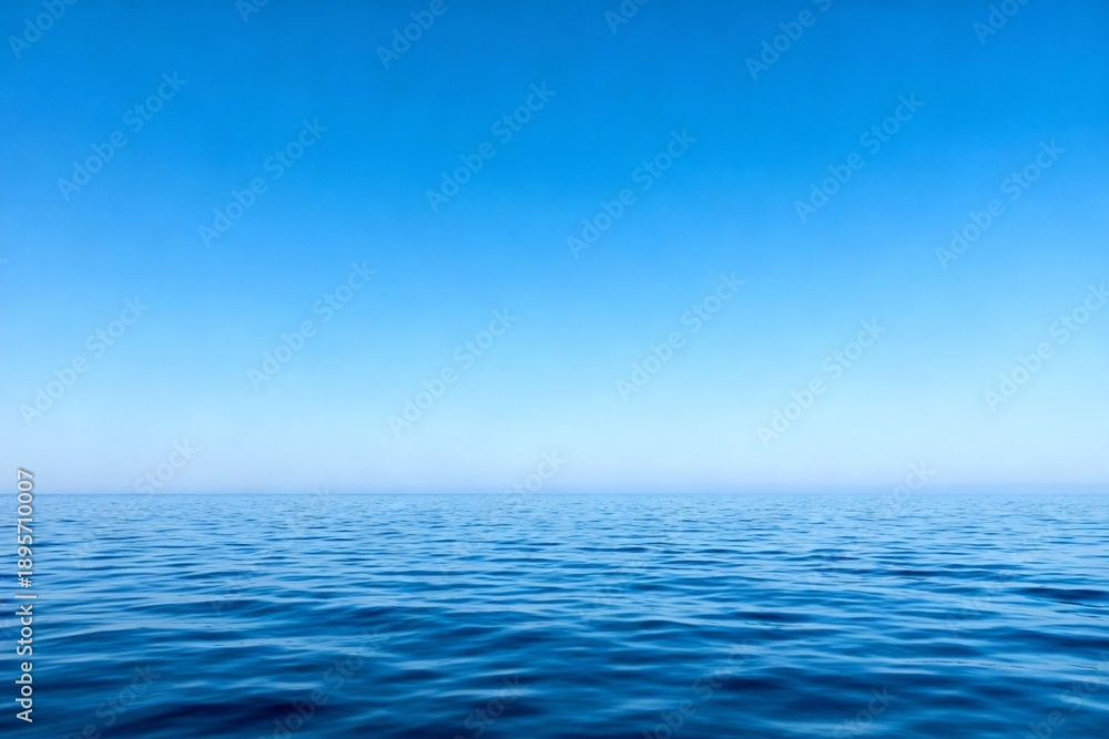 Fototapeta premium calm blue ocean horizon