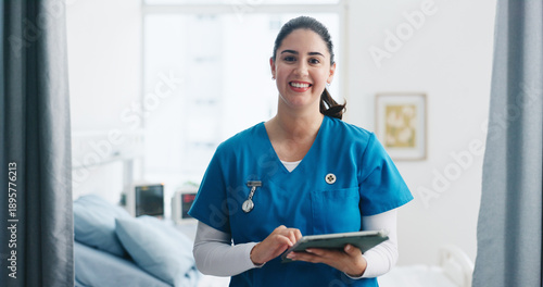 Fotografi Portrait, nurse and happy woman in hospital, tablet for online schedule and wellness treatment