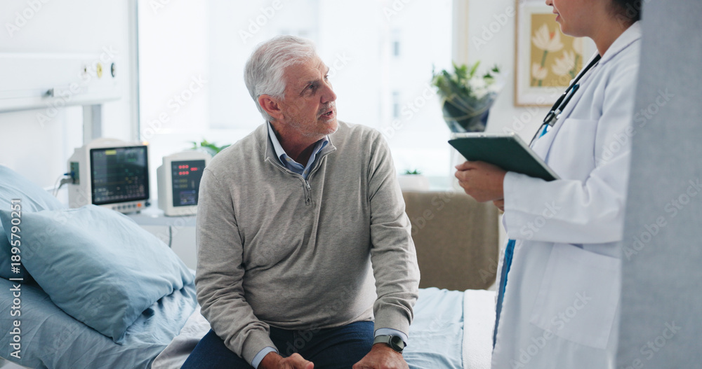 Obraz premium Old man, doctor and tablet at hospital consultation for medical assessment, test results or update. Retirement health, senior patient and worker with tech for diagnosis, treatment plan and feedback