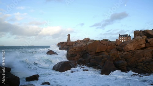 Coup de vent sur la côte de granit rose - Bretagne