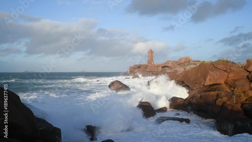 Coup de vent sur la côte de granit rose - Bretagne