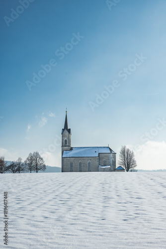 Bischwinder Kapelle im Steigerwald in Deutschalnd im Winter