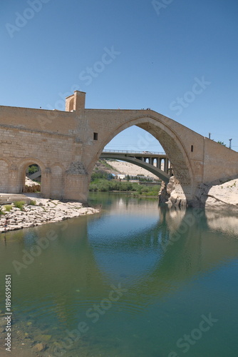 Türkiye Diyarbakir Historical Malabadi Bridge
