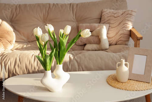 Vase with tulips for Women'...