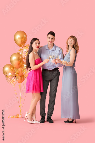 Young people dressed for pr...