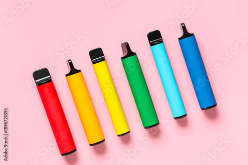 Different electronic cigare...