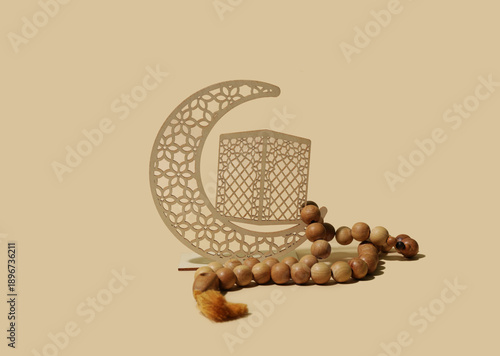 Decorative crescent with pr...