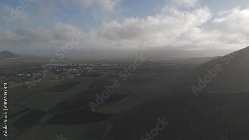 Lanzarote_Tiagua_La_Vegueta_Volcanes_Montañas_verdes_Tinajo_Muñique_Islas_Canarias_Invierno_humedo
