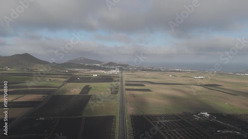Lanzarote_Tiagua_La_Vegueta_Volcanes_Montañas_verdes_Tinajo_Muñique_Islas_Canarias_Invierno_humedo