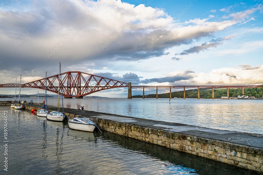 Obraz premium Forth Bridge, Queensferry Crossing, Forth Estuary, Scotland, UK