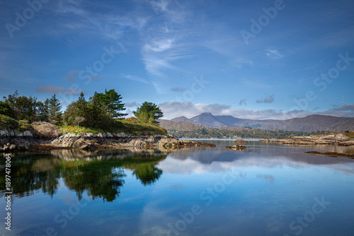 Tableau sur toile Calm day in Bantry Bay, Ireland