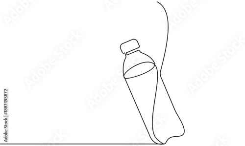 Minimalist continuous line art of a water bottle for hydration and eco-friendly lifestyle concept
