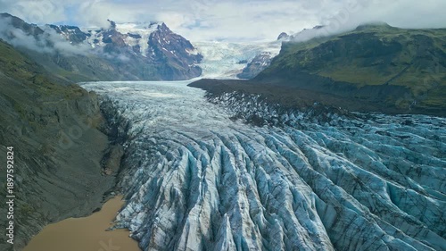 Svinafellsjokull glacier in Vatnajokull National Park. Iceland