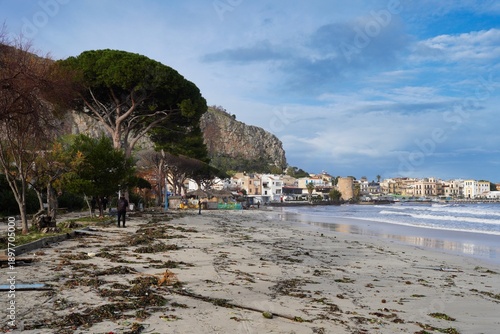 Cuadro en lienzo Mondello beach the day after Cyclone Harry passed over Sicily.