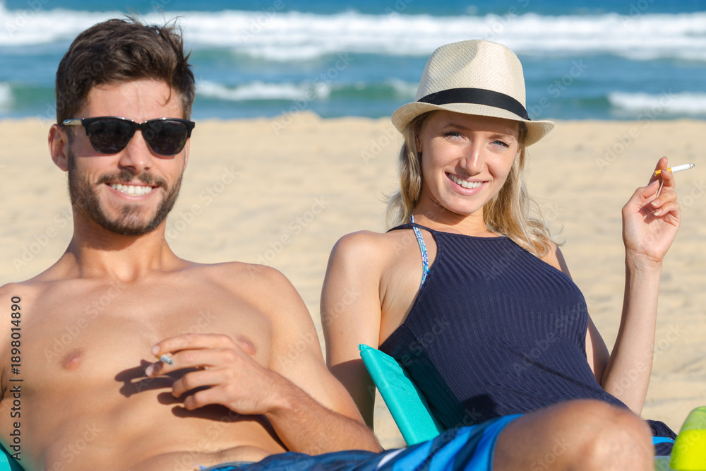 Fototapeta premium happy couple on the beach