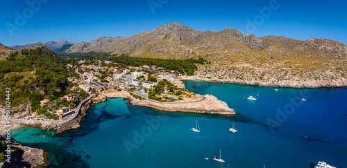 Foto Mallorca, Spain - Aerial Panoramic view of Cala Sant Vicenc on the island of Mal
