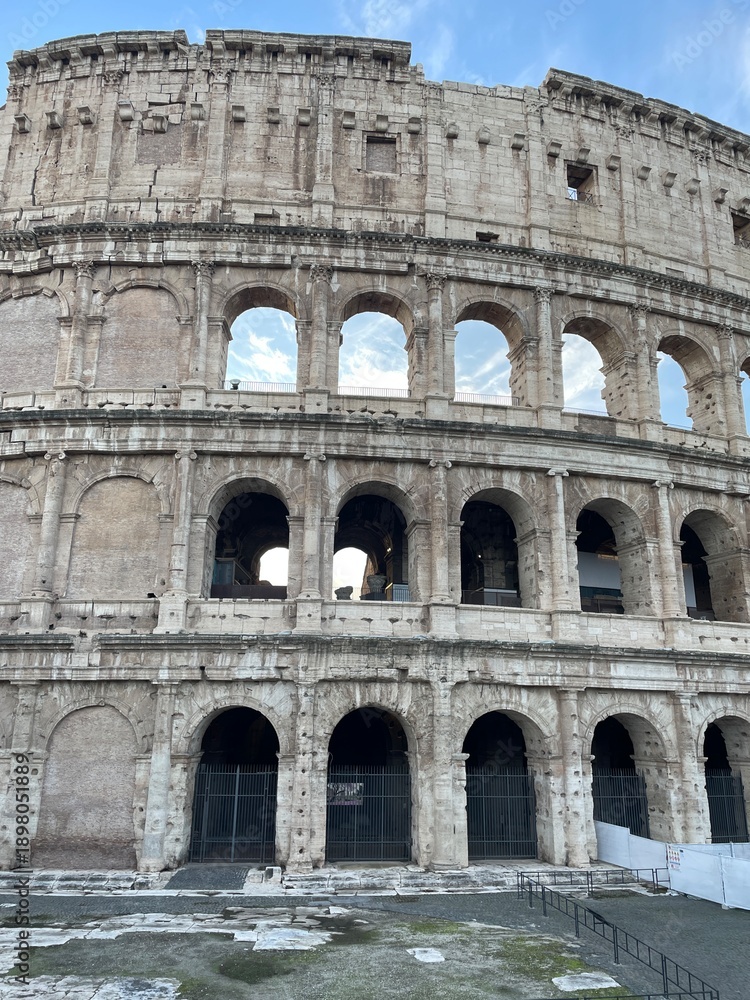 Naklejka premium colosseum in rome italy