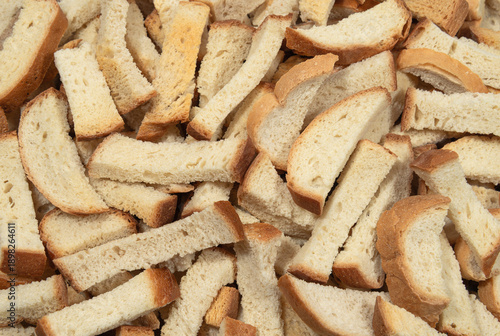 Crispy white bread croutons