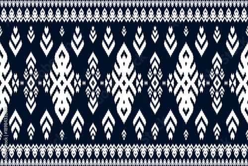 Seamless black and white floral patterned fabric