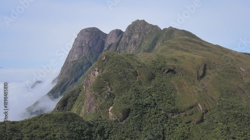 Trilha ou Trekking para o Pico Paraná escalaminhada de grampos na serra do ibitiraquire Antonina Mata Atlântica  Ibititati e União