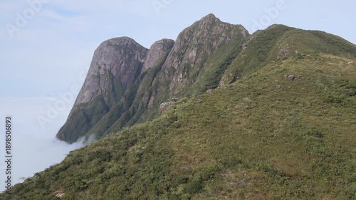 Trilha ou Trekking para o Pico Paraná escalaminhada de grampos na serra do ibitiraquire Antonina Mata Atlântica  Ibititati e União