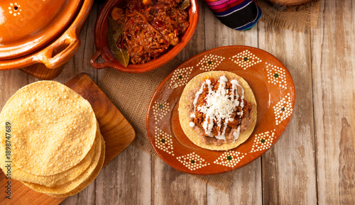 Wallpaper Mural Tinga toast, a traditional Mexican home-cooked dish consisting primarily of beef cooked with chipotle chili and lots of onion, is traditionally eaten on "Tostadas" (fried corn tortillas). Torontodigital.ca