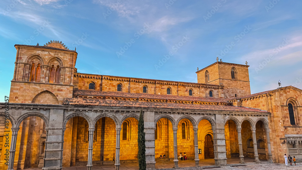 Obraz premium Basilica of Saint Vincent of Avila