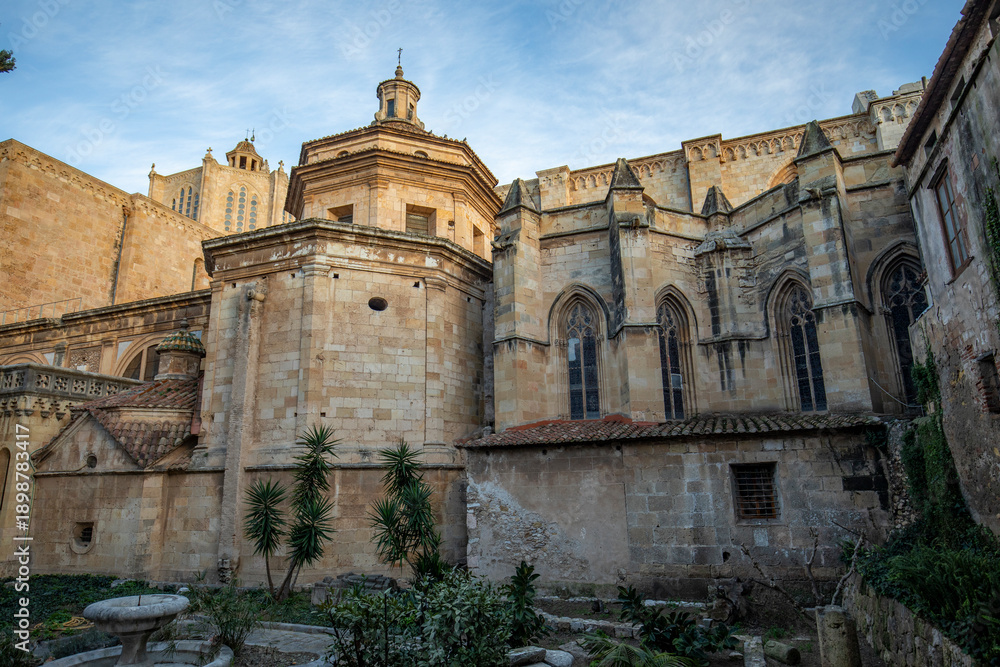 Fototapeta premium Side view of the medieval cathedral of Tarragona, Catalonia, Spain, a UNESCO World Heritage City