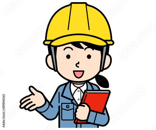 ファイルを持って説明するヘルメットをかぶった現場監督の女性
