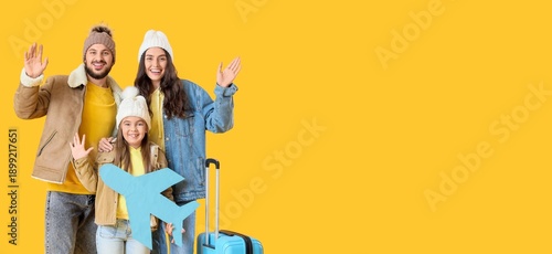 Family of travelers in wint...