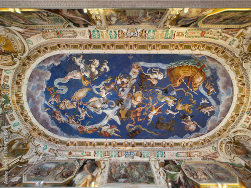 Obraz na plátně This ceiling fresco in the Sala del Mappamondo at Caprarola's Palazzo Farnese de