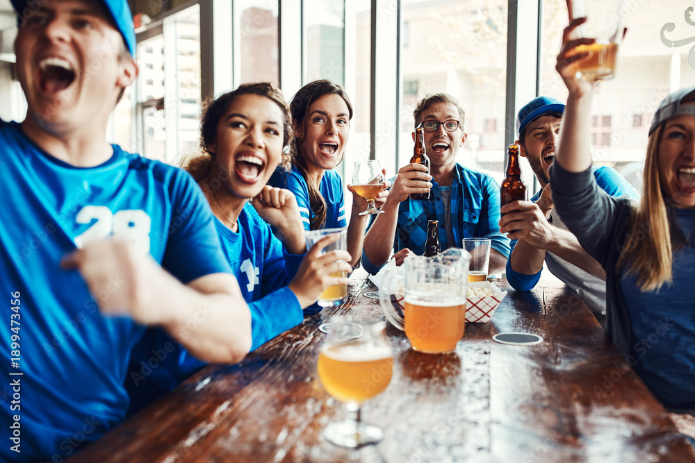 Obraz premium Happy, friends and watching tv in sports bar with beer, football competition win and bonding together. People, smile and celebration in restaurant with alcohol, soccer world cup goal or team victory.