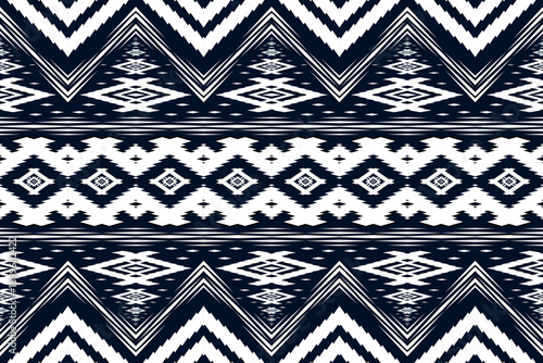 Seamless black and white floral patterned fabric