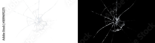 Foto Realistic broken glass crack with central impact point and sharp shattered splinters, isolated on black
