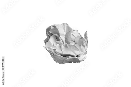 Foto White crumpled paper trash isolated on white background