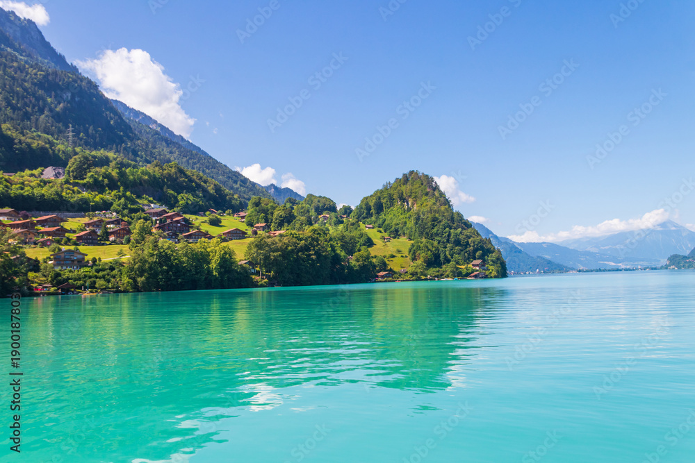 Obraz premium View of the Lake Brienz and Swiss Alps in Brienz, Switzerland