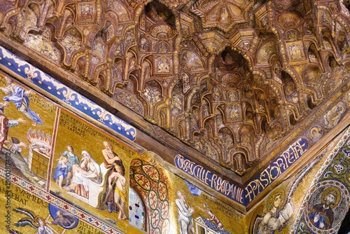 Fotografija Byzantine mosaics in the Palatine Chapel at the Palazzo dei Normanni in Palermo