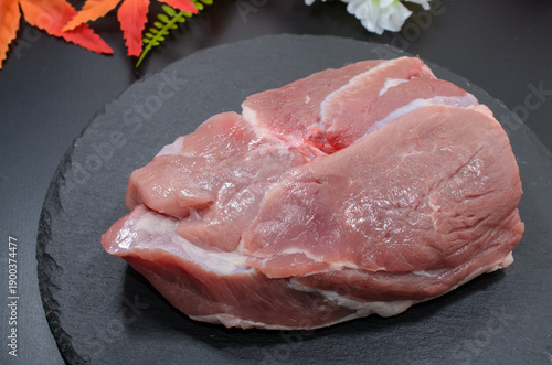 調理前の豚肉ブロック（もも）