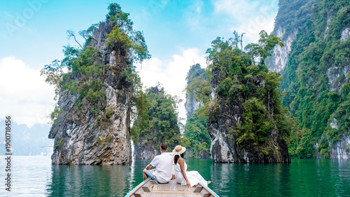Fényképezés Exploring the breathtaking landscapes of Khao Sok in Ban Ta Khun, Thailand