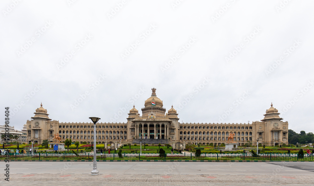 Obraz premium Vidhana Soudha Government Building in Bengaluru, Karnataka, India