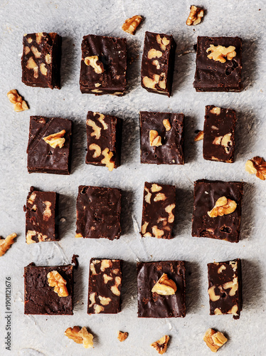 Bild auf Leinwand Chocolate fudge with walnuts..top veiw