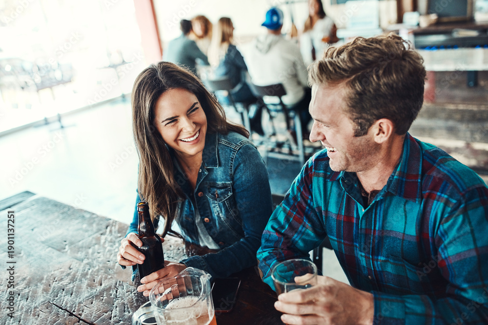 Obraz premium Friends, beer and relax in restaurant, smile and students with happiness, bonding together and cheerful. Portrait, people and man with woman, alcohol and social gathering with drinks and conversation