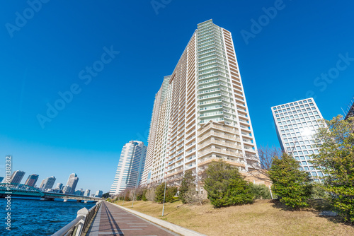 東京のベイエリアに建つ高層マンション群